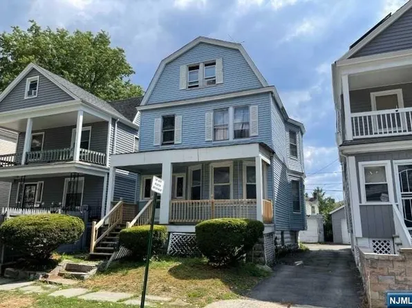 43 Hilton St, East Orange, NJ 07017