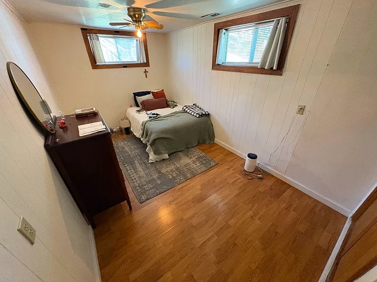 530 W C St — Photo 12