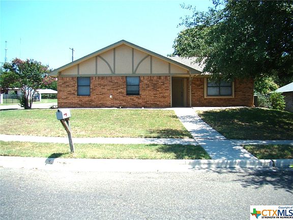 2nd image of 614 Courtney Ln