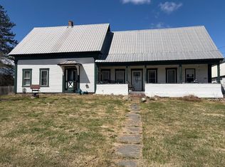 826 Main St, Greensboro Bend, VT 05842