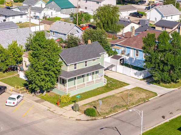 310 1st Ave NE, Mandan, ND 58554