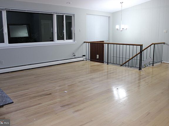 3rd image of 4029 Honey Ln