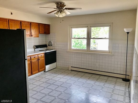 5th image of 69-71 Magnolia St Unit 5