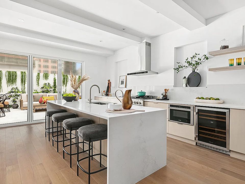 1st image of 66 Reade St Penthouse E