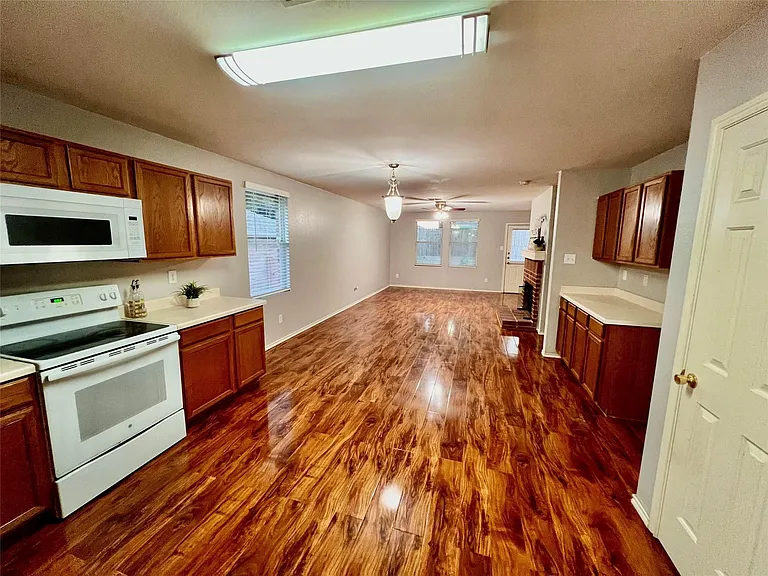 12985 Vassar Dr — Photo 7