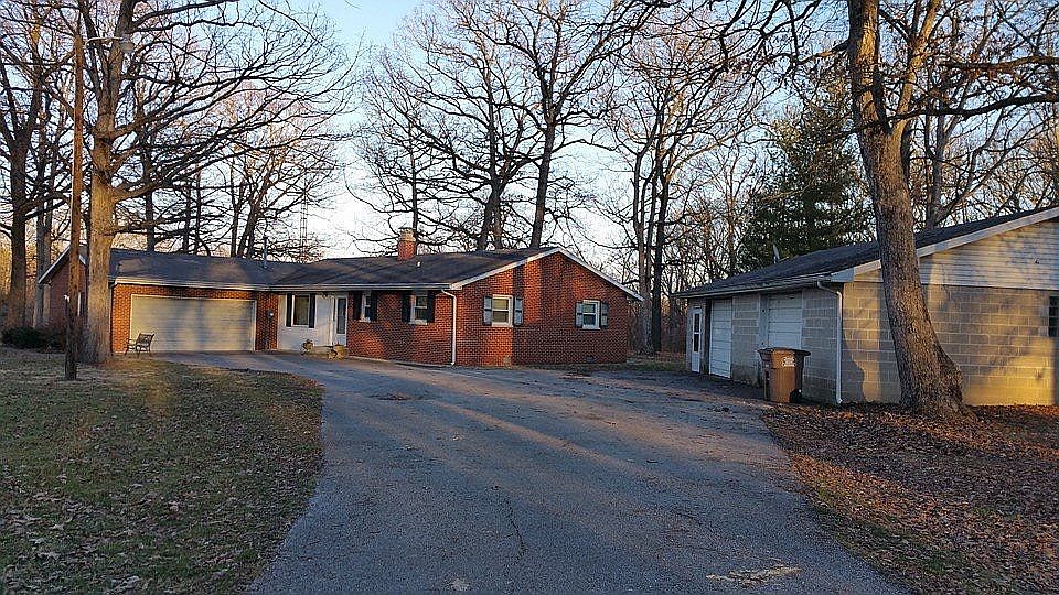 1st image of 15864 Crescent Ln