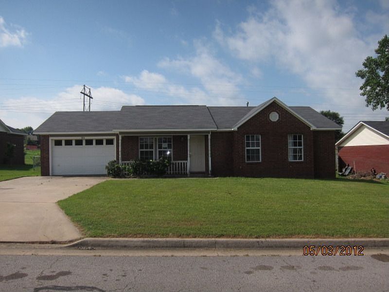 1st image of 703 Sandstone Dr