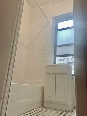 Rented by Bond New York | media 21