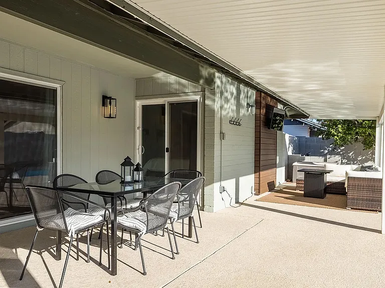 709 W Vaughn St — Photo 21