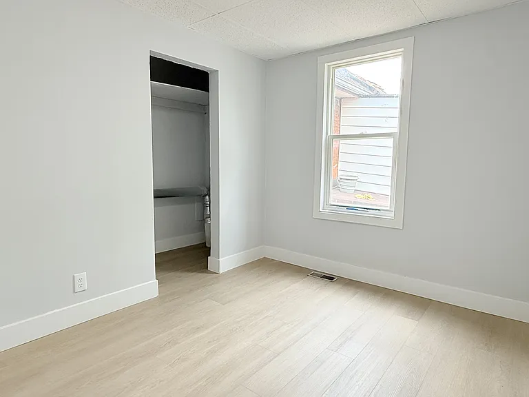 1011 Albert Rd #4 — Photo 8