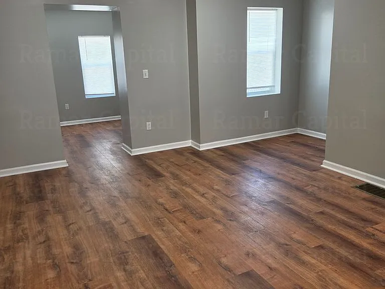 2754 Mickle St — Photo 6