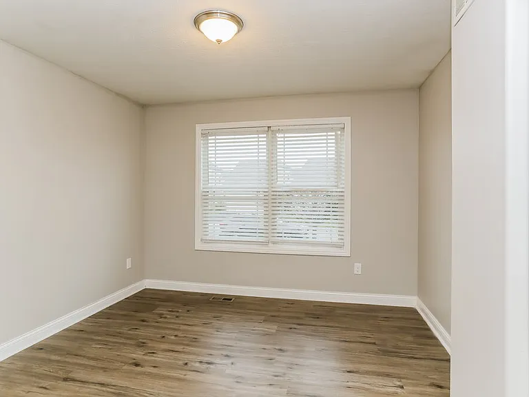 349 Cloverhill Dr — Photo 13