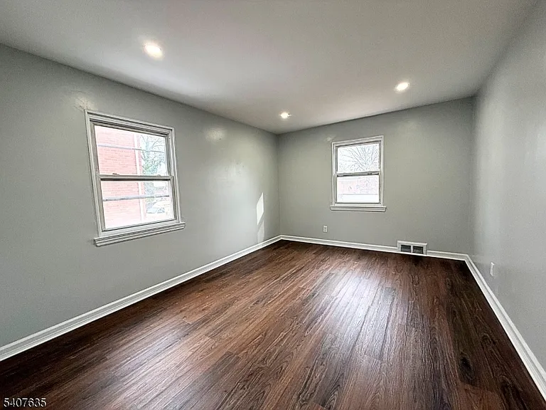 168 Tuxedo Pkwy #1 — Photo 5