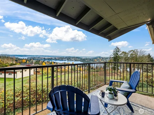 3320 Narrows View Lane NE #204, Bremerton, WA 98310