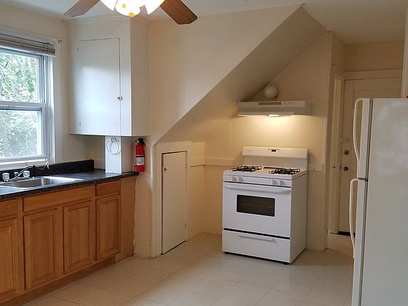 3rd image of 15 Homer St #3