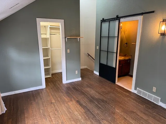 1087 Woodbridge Dr — Photo 8