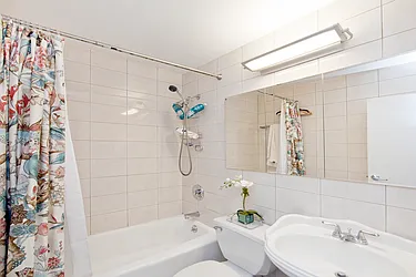 Rented by R New York