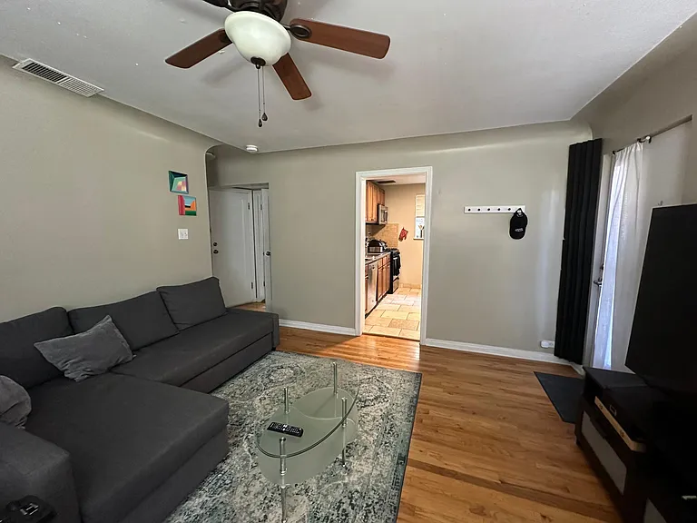 441 N Washington St — Photo 3