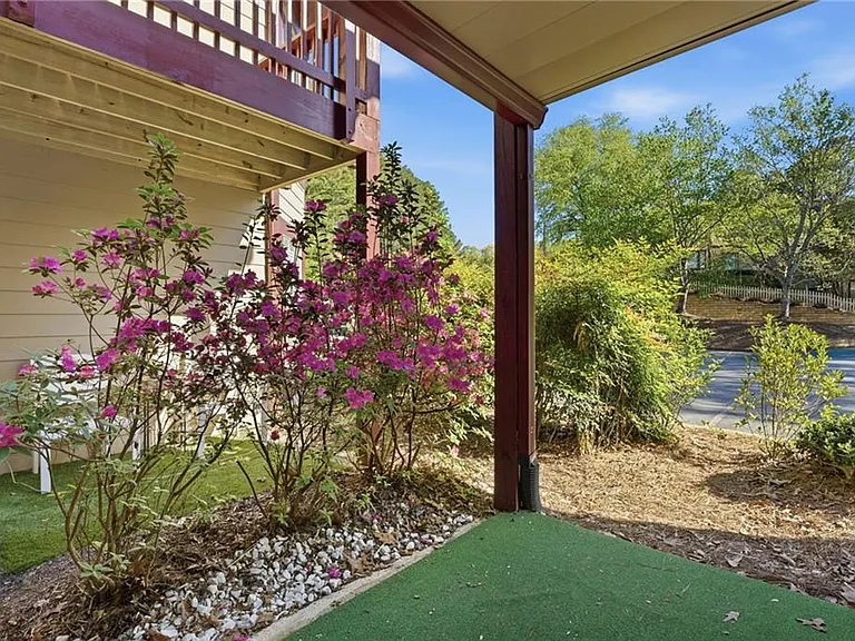 904 Wentworth Ct — Photo 26