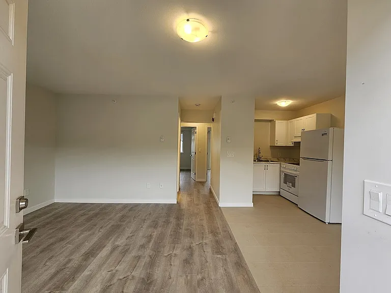 45790 Lewis Ave #3 — Photo 2