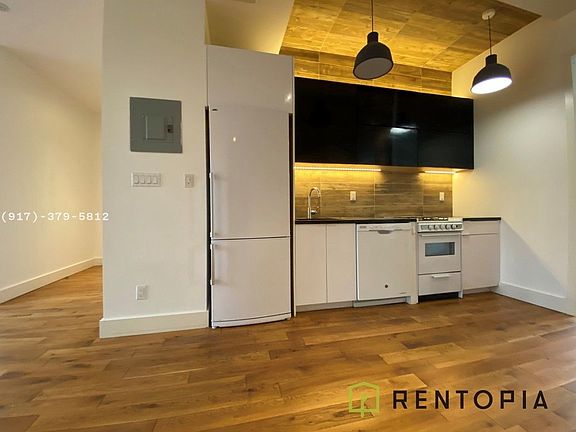 4th image of 73 Montrose Ave #6A