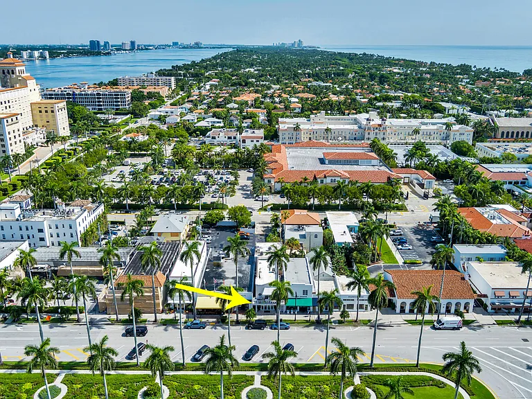 255 Royal Poinciana Way — Photo 16
