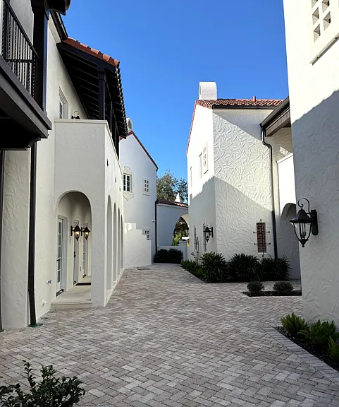 301 W Comstock Ave #1A — Photo 2