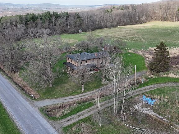 4th image of 2410 Yawger Hill Rd
