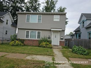 440 9th Ave SW #1/2, Cedar Rapids, IA 52404