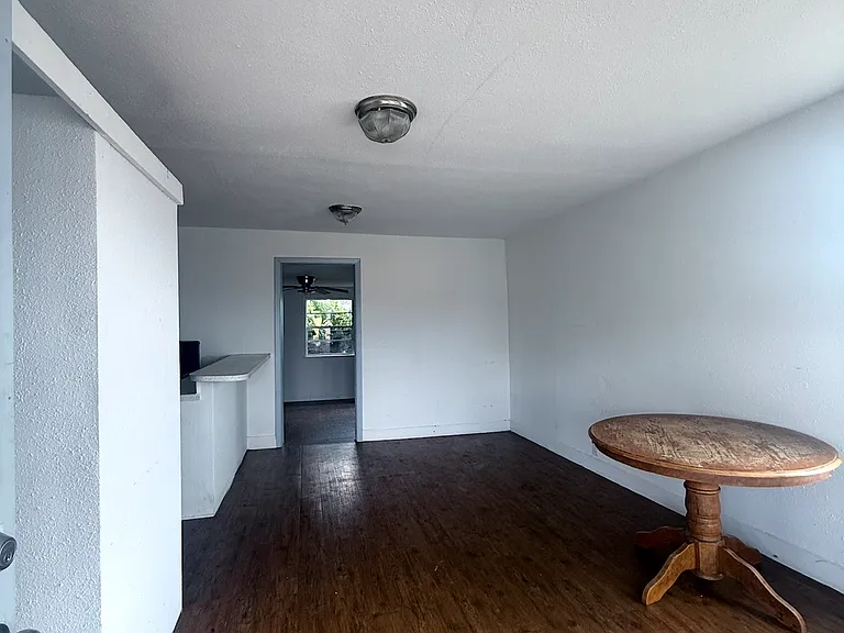 4723 Kostoryz Rd #B — Photo 2