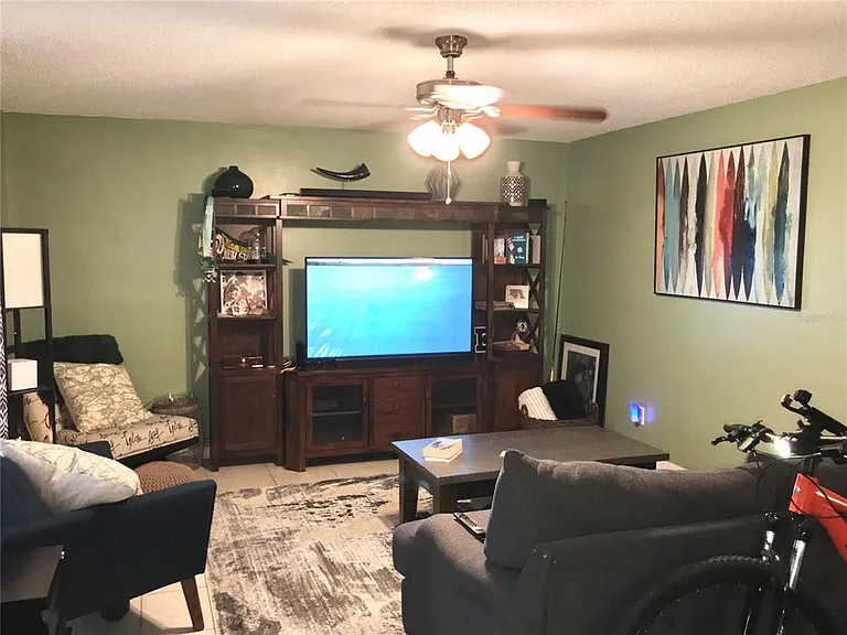 1930 Cattleya Dr #1930 — Photo 10