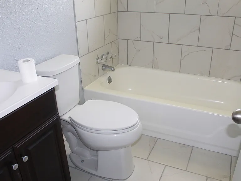 764 E Rose Dr — Photo 16