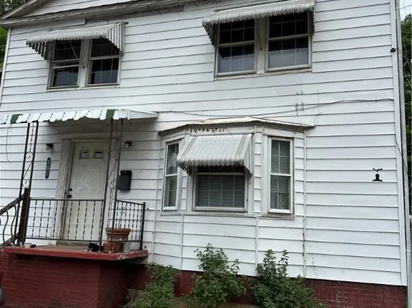 397 Chestnut St, Logan, WV 25601