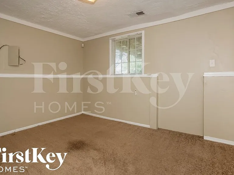4321 Castle Heights Dr — Photo 10