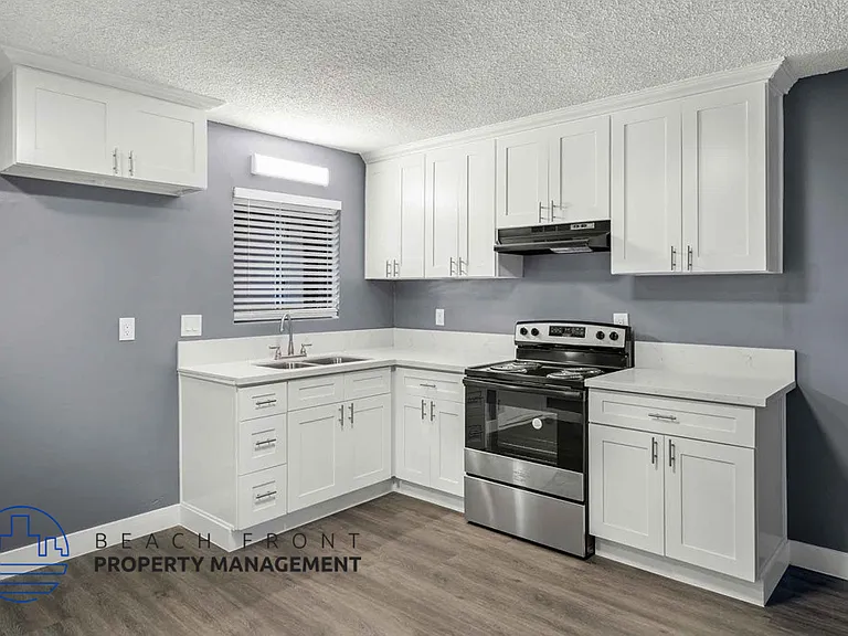 1021 N. Flower St. — Photo 1