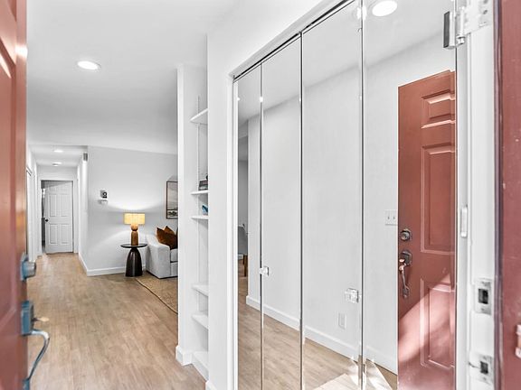 5th image of 461 Northlake Dr APT 22