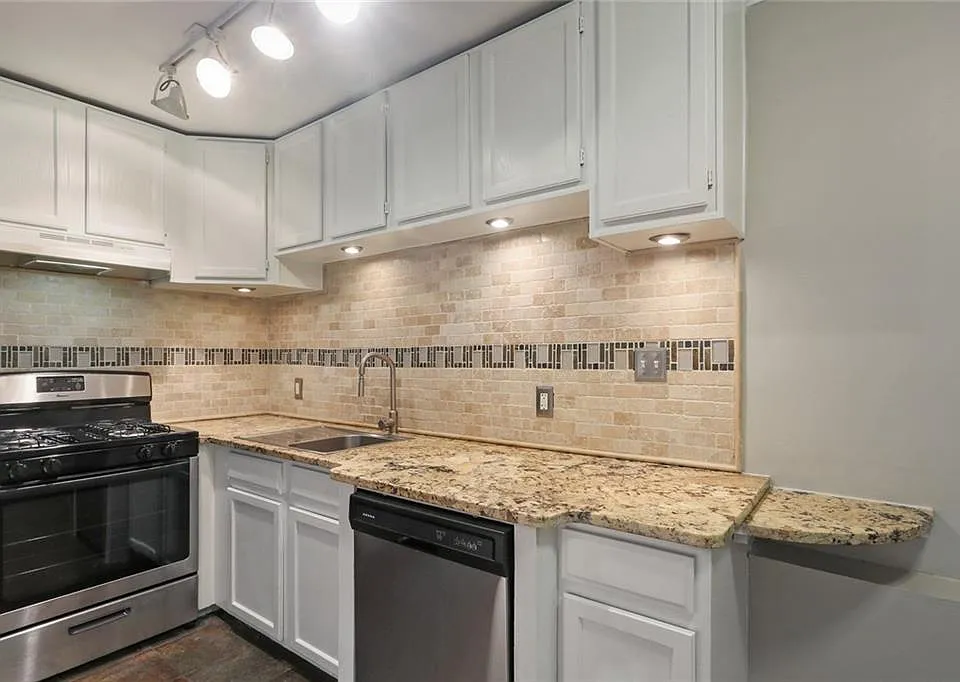 880 Glendale Ter NE #5