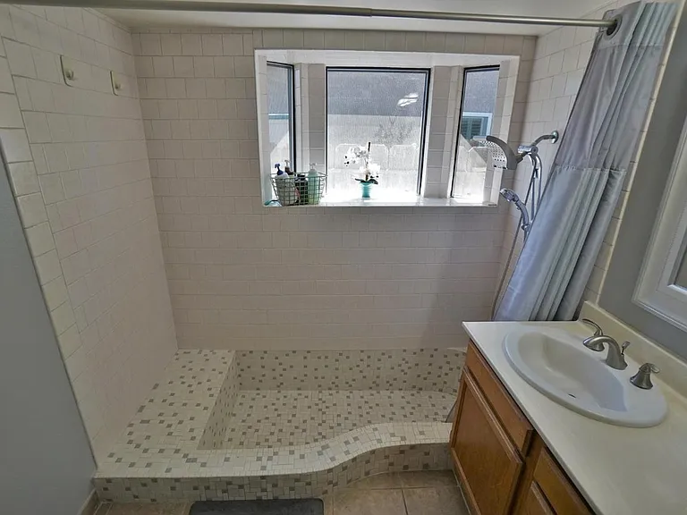 5823 E Washington Ave — Photo 43