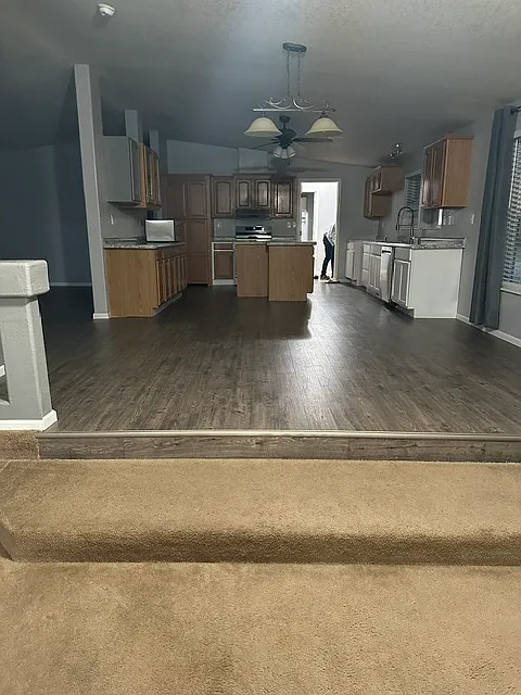 4 bed, 2280 sqft, $2,500 — Photo 2