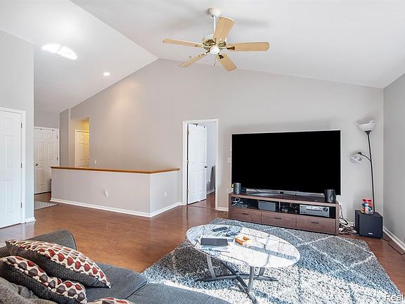 4th image of 4064 Squire Hill Dr