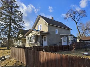 456 Walnut Ave, Elgin, IL 60123