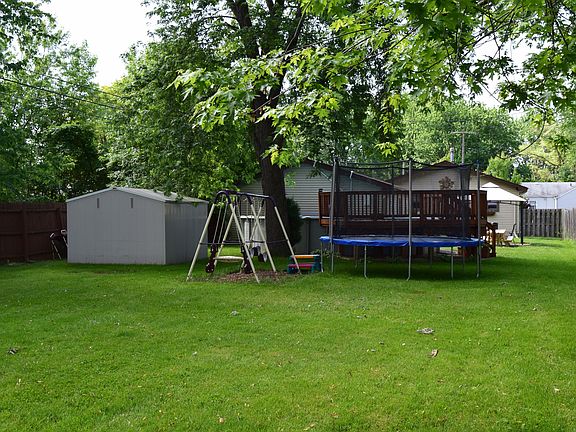 3rd image of 20555 Washington St