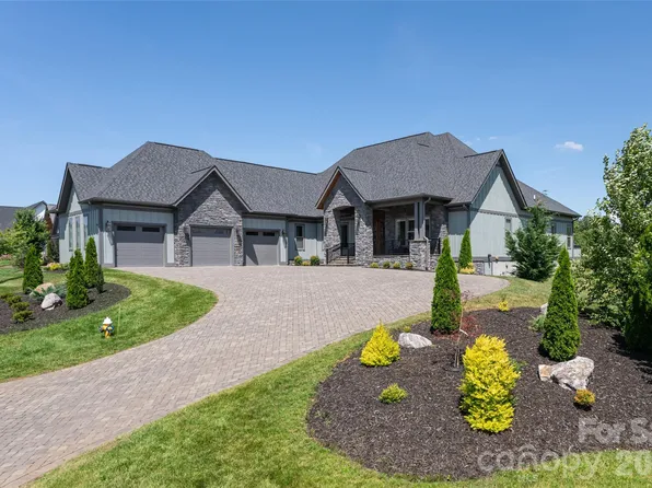 769 Daniel Circle Dr, Mills River, NC 28759