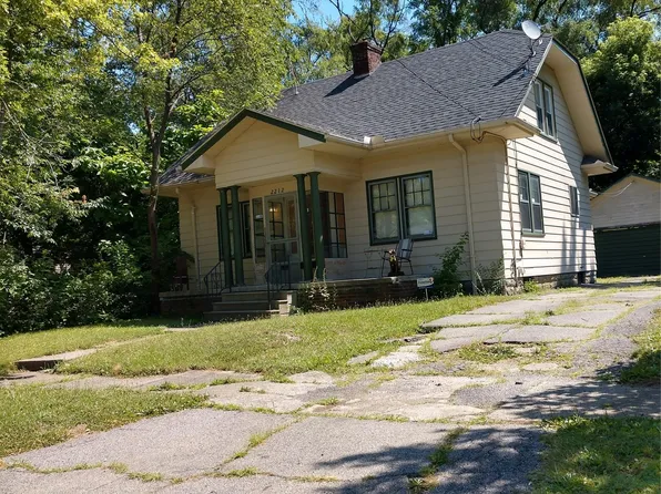 2212 Hoff St, Flint, MI 48506