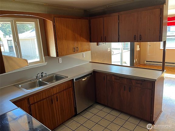 2nd image of 1605 126th Street SE