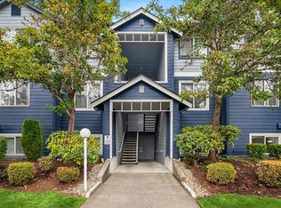 10825 SE 200th St APT F103, Kent, WA