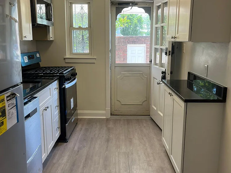 2500 Liberty Pkwy — Photo 11
