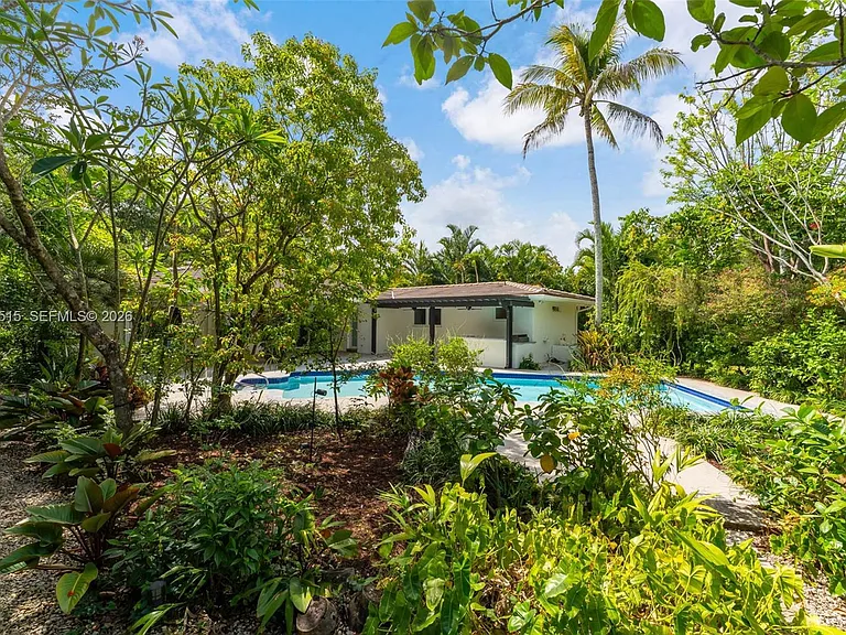 7711 SW 47th Ave — Photo 25