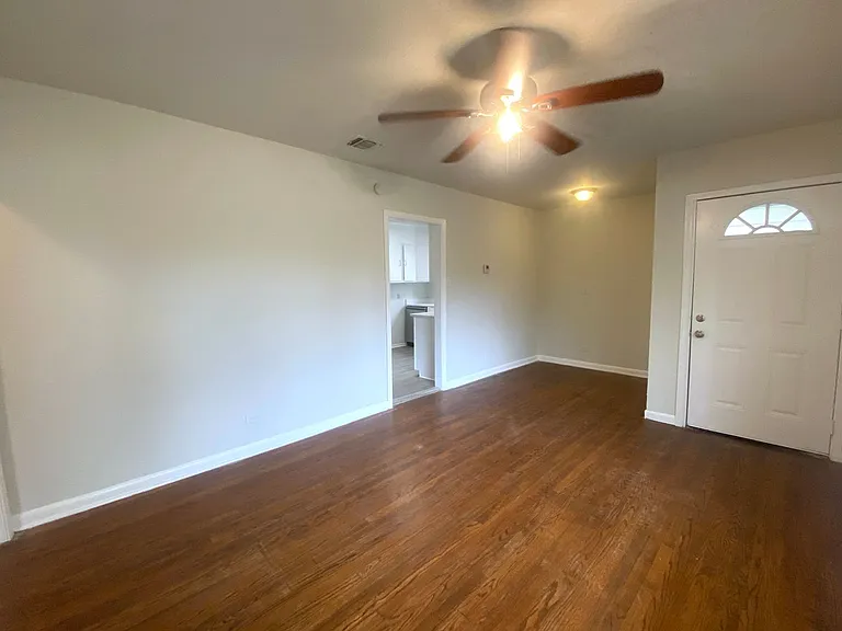 158 Weizmann St — Photo 2