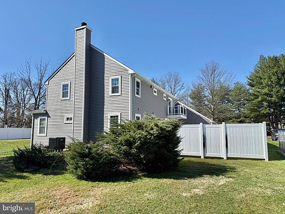 3rd image of 565 Hulmeville Rd